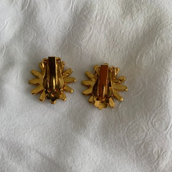 Vintage Clip-On Flower Earrings - Picture 2 of 2